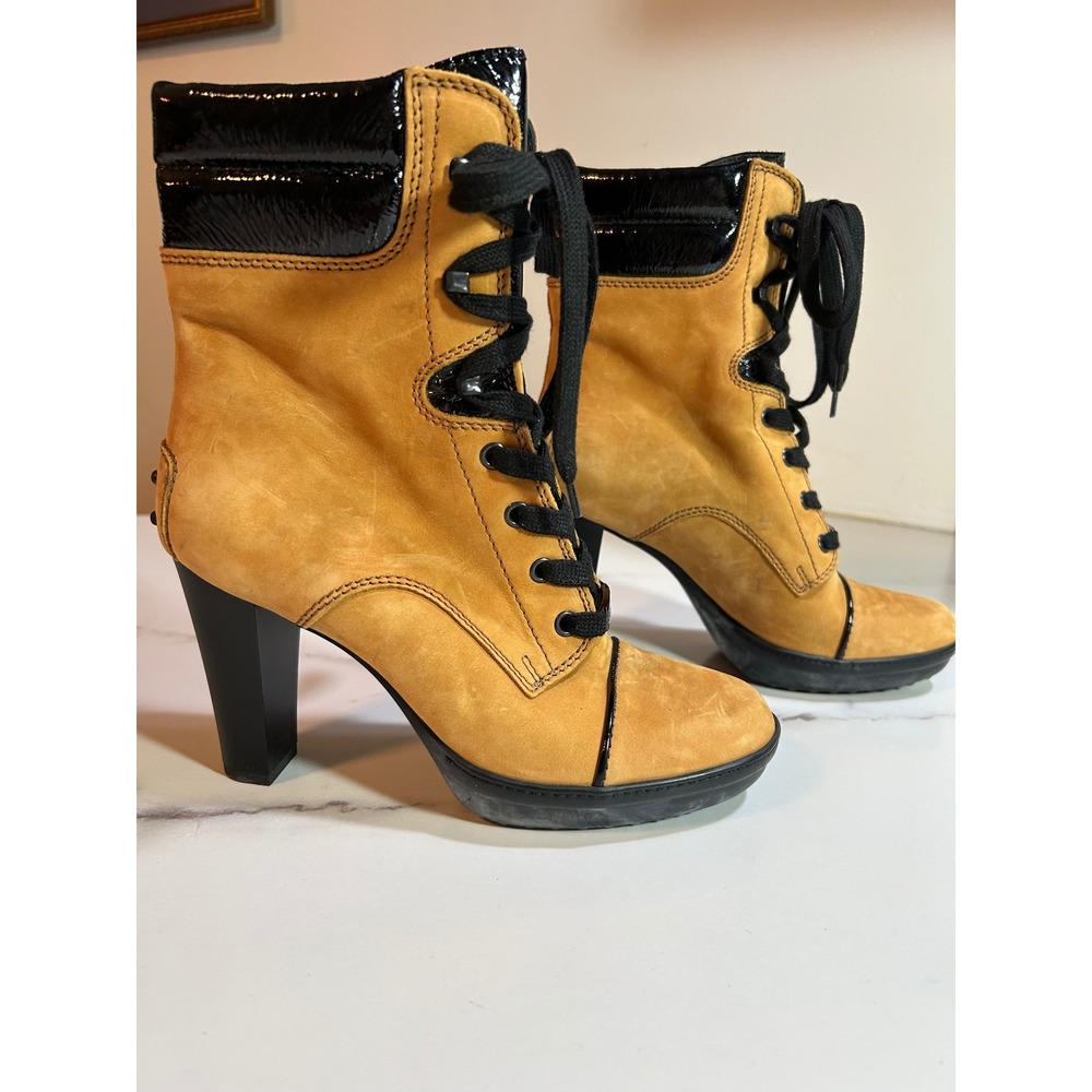 Tods Tan Nubuck Black Patent Leather Lace Up Ankle Boots Made in Italy Heel 4in